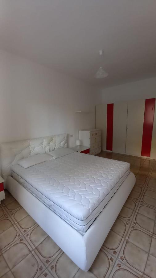 Appartement Casa Irene à Luni Extérieur photo